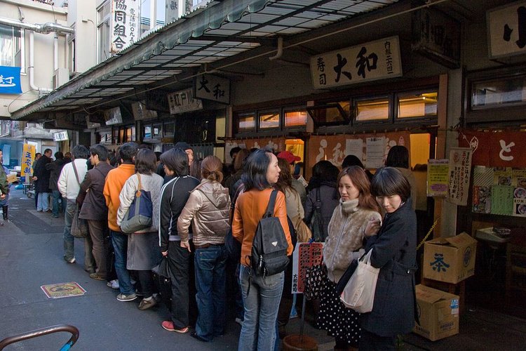 Why you tend to order the same thing as the person in front of you